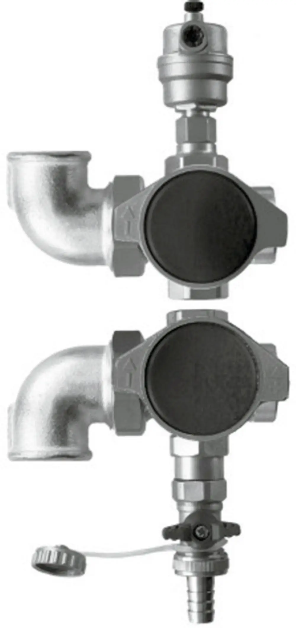 Wolf Absperrset für Wärmetauscher in Eckform mit zwei Anschlussleitungen. Das Produkt zeigt eine metallene Bauweise mit Ventil und sicherer Befestigung.